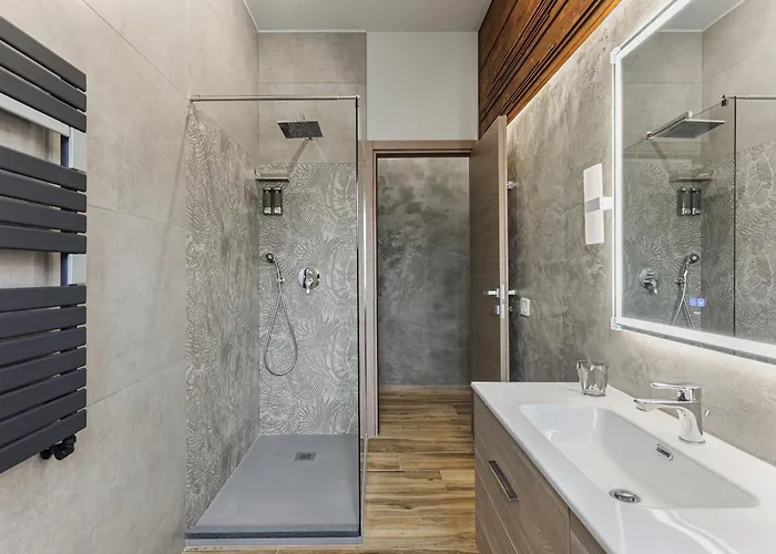 Spqr Luxury With Balconies !!!